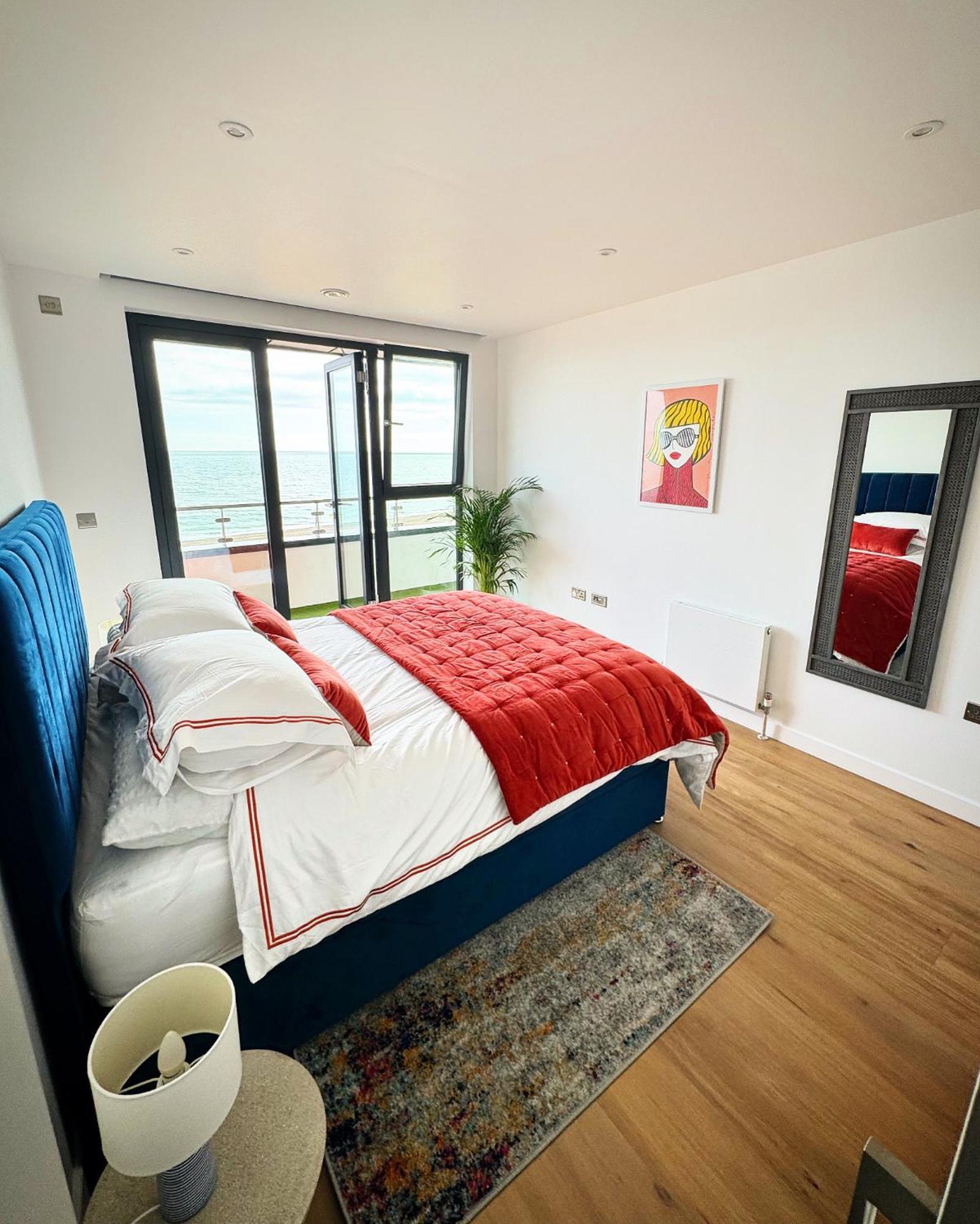 Stunning Beach Front Apartment With Sea Views, Free Parking & Balcony Ramsgate Exteriér fotografie