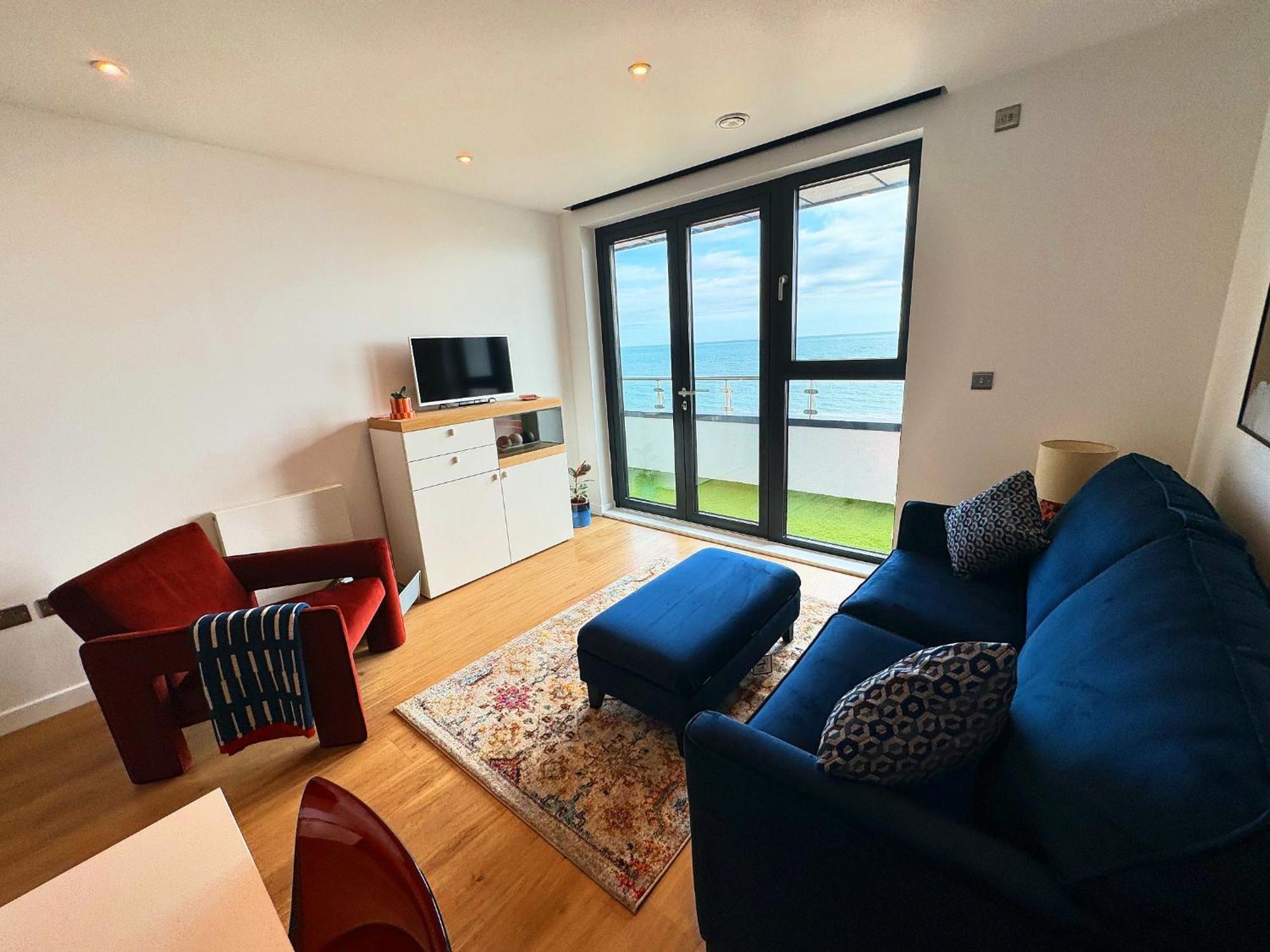 Stunning Beach Front Apartment With Sea Views, Free Parking & Balcony Ramsgate Exteriér fotografie