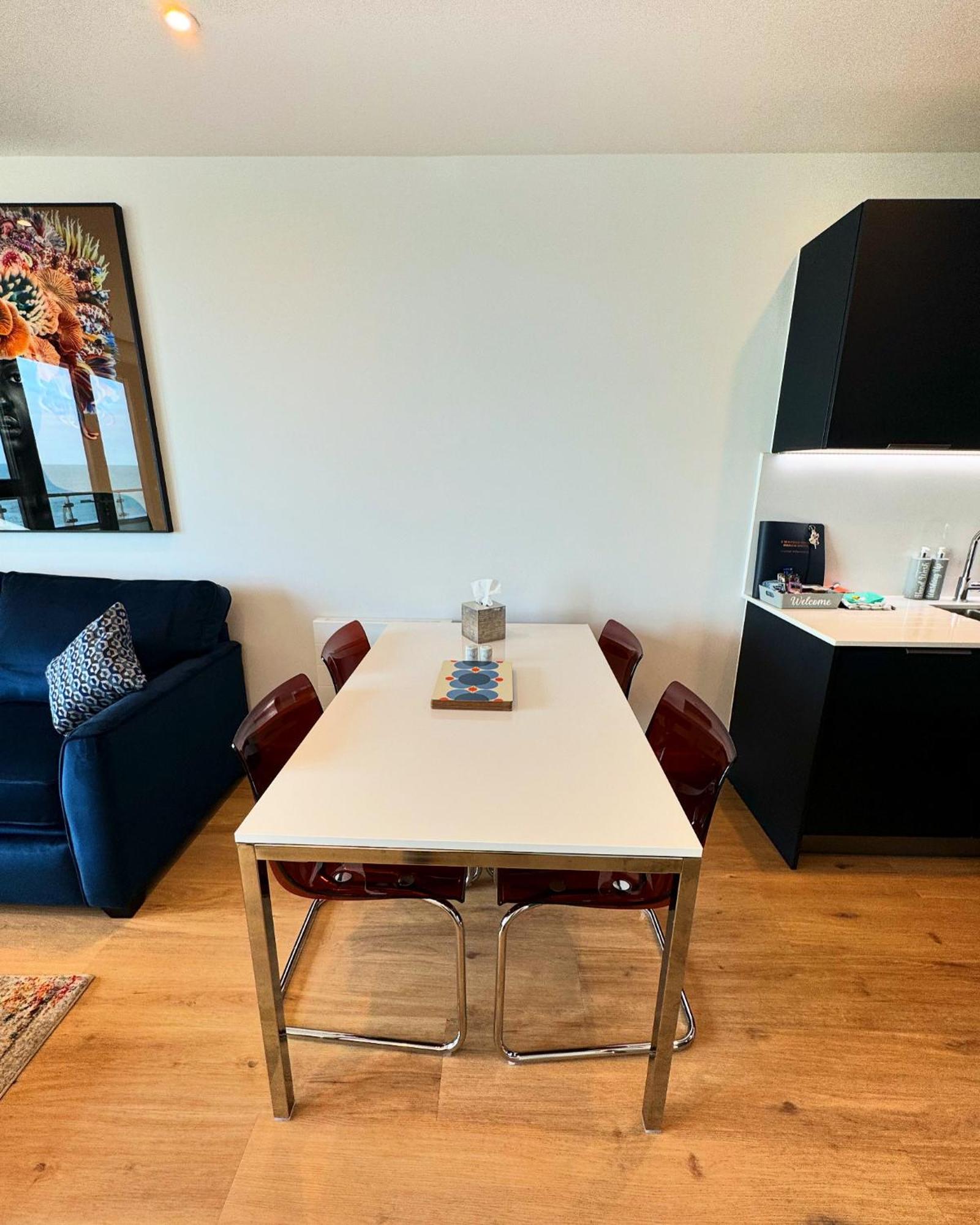 Stunning Beach Front Apartment With Sea Views, Free Parking & Balcony Ramsgate Exteriér fotografie