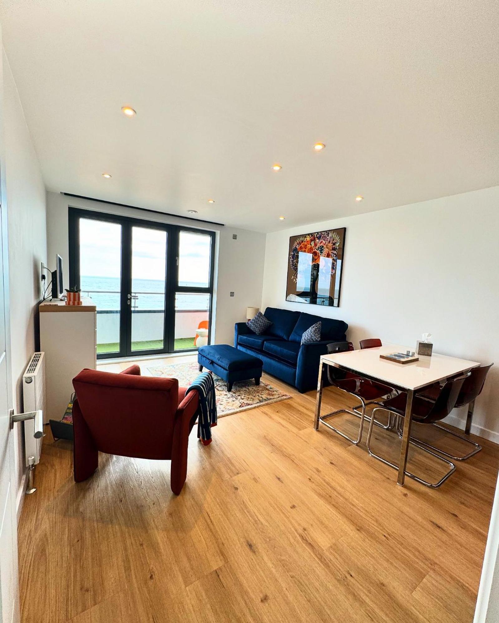 Stunning Beach Front Apartment With Sea Views, Free Parking & Balcony Ramsgate Exteriér fotografie