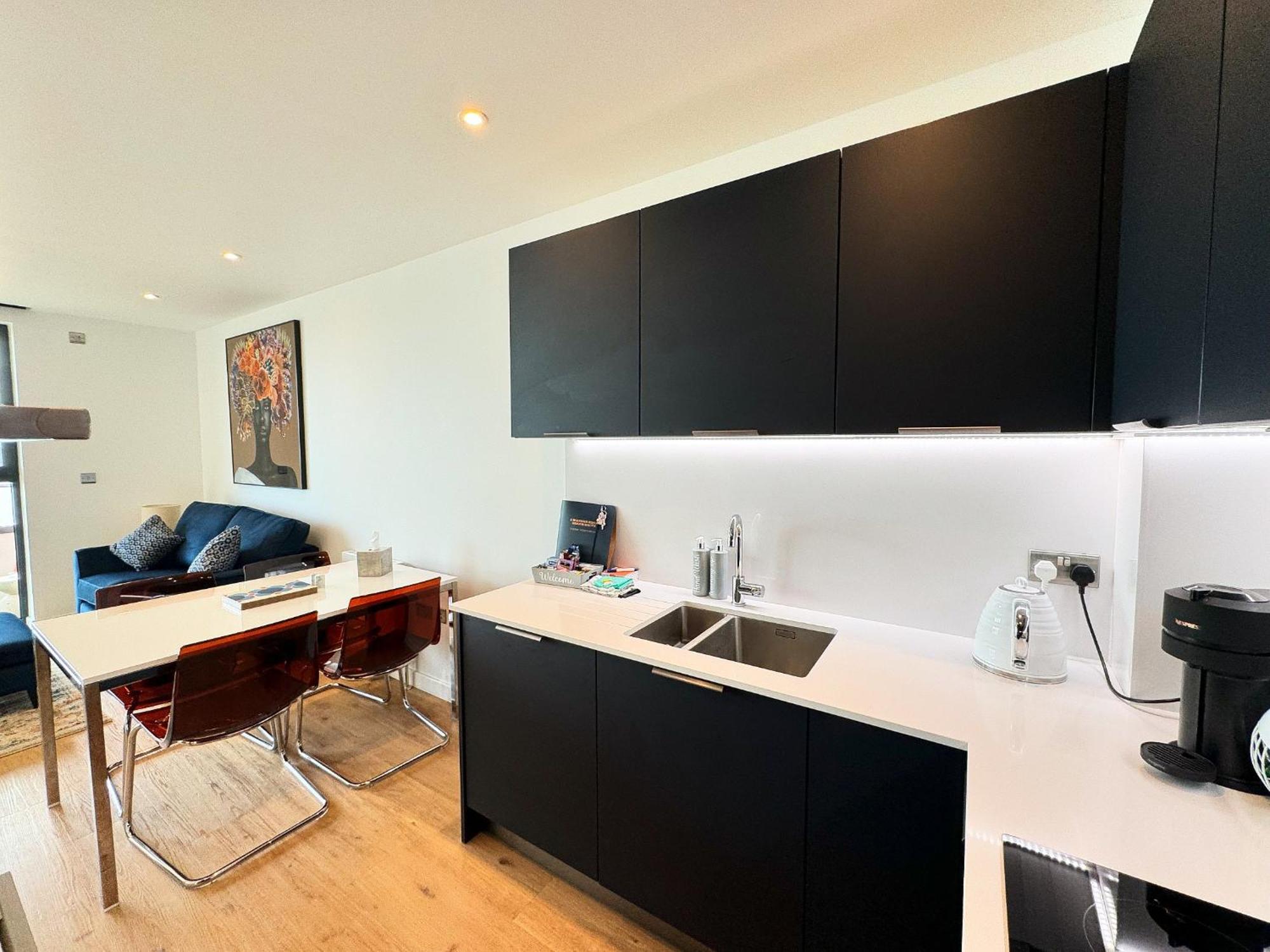 Stunning Beach Front Apartment With Sea Views, Free Parking & Balcony Ramsgate Exteriér fotografie